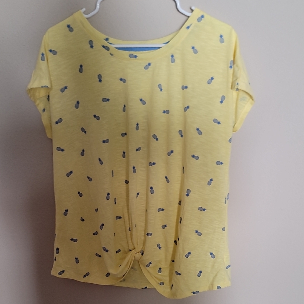 Izod Yellow Pineapple Pattern Short Sleeve Top